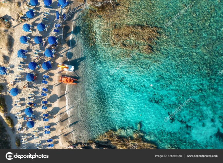vista aerea del complejo piedra libre mar azul