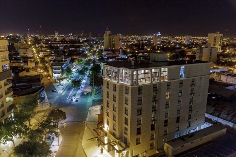 vista exterior de premium tower suites san luis