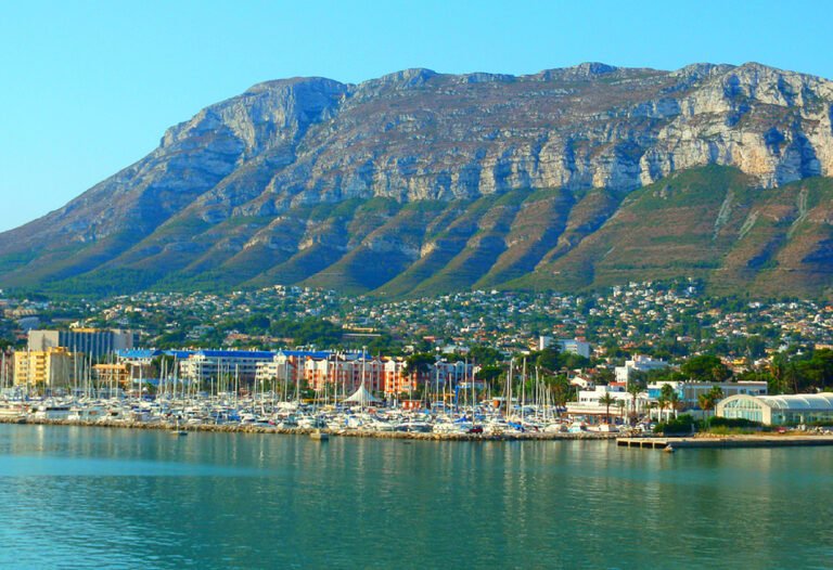 vista panoramica de la costa blanca flat
