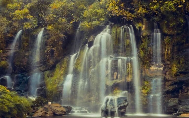 vista panoramica de la falda y cascadas
