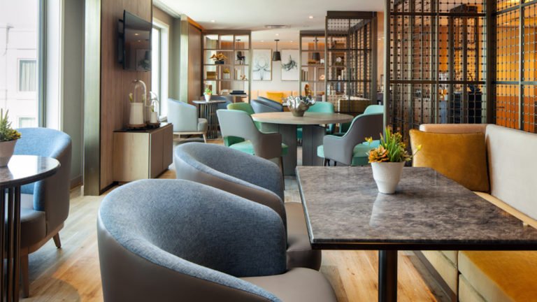 Qué servicios ofrece el Sheraton Greenville Polo & Resort